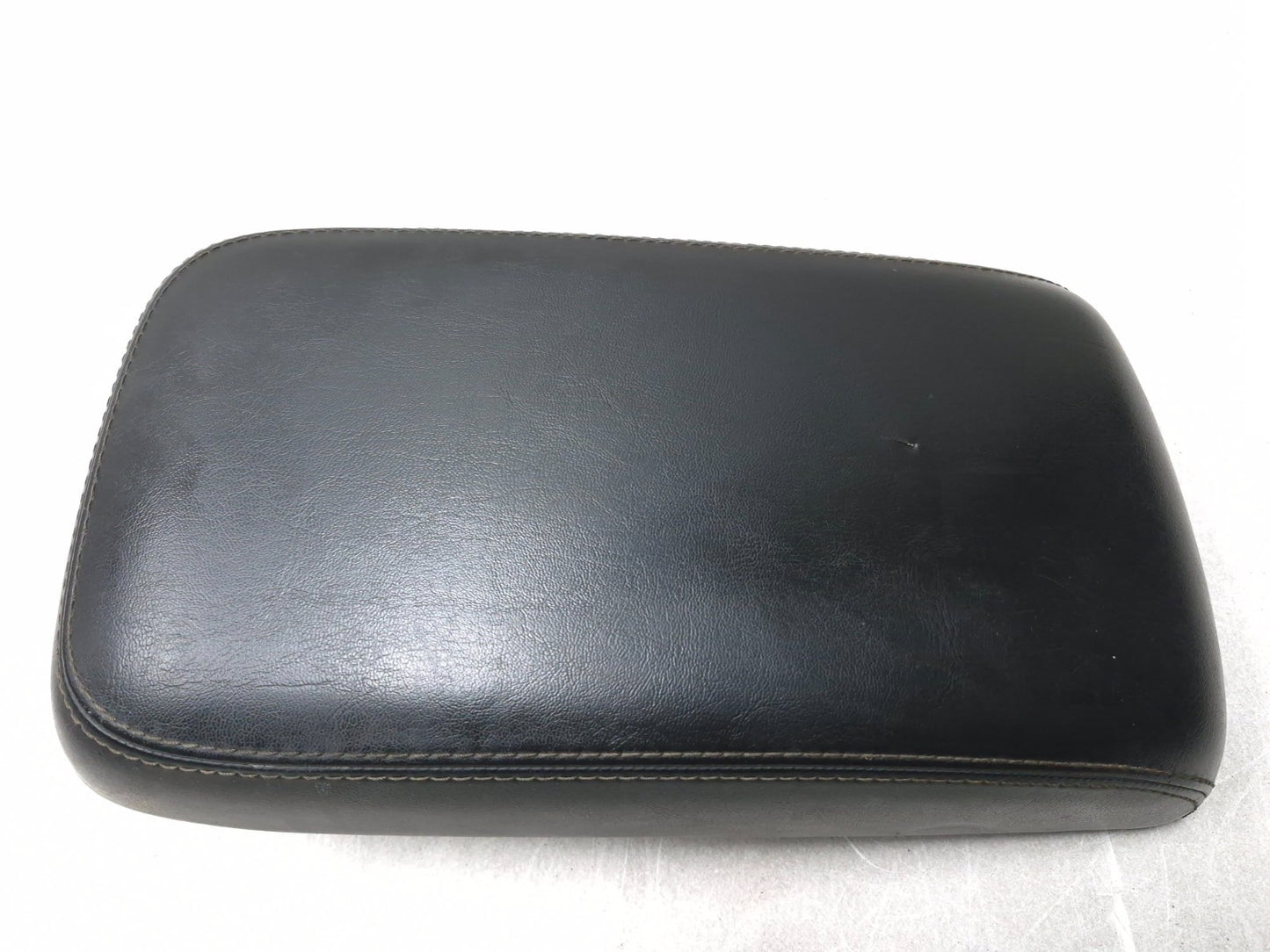 2018 Chrysler 300 Limited AWD Center Console Lid Armrest Black OEM