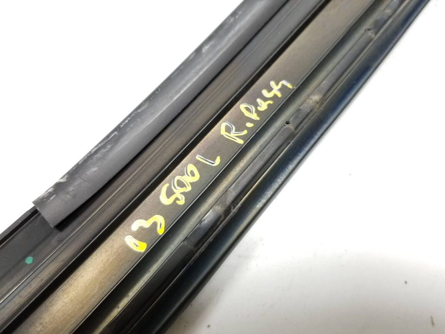 14-17 Fiat 500l Window Glass Weatherstrip Seal Rear Passenger Right Side  OEM