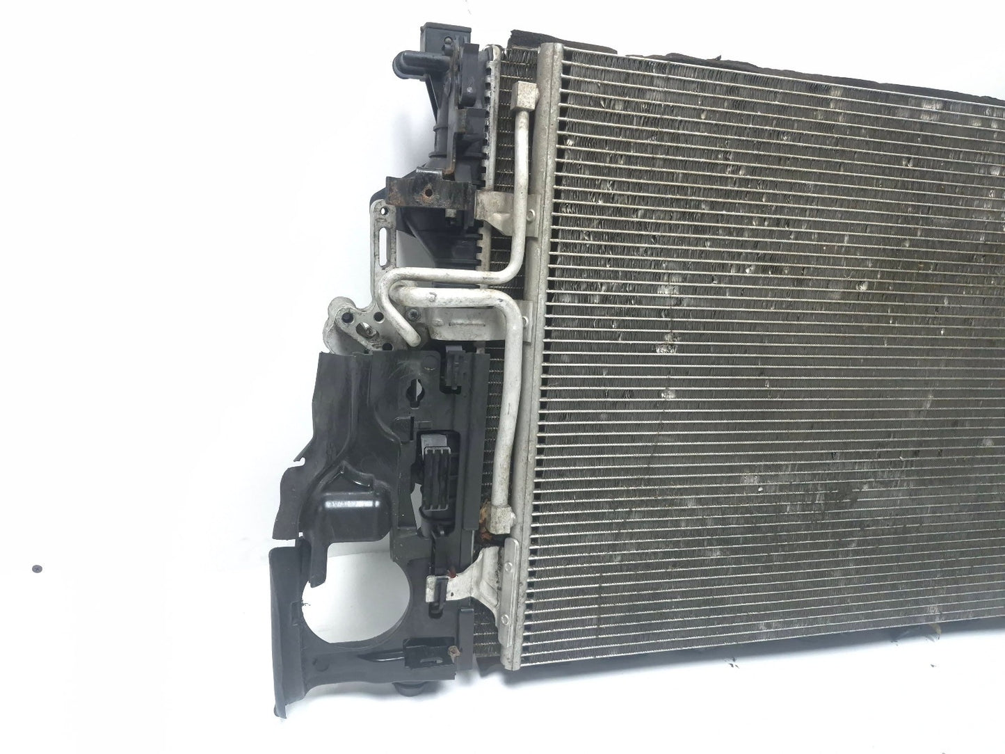 2013 Volvo S60 T5 2.5l Engine Cooling Radiator OEM 31368082