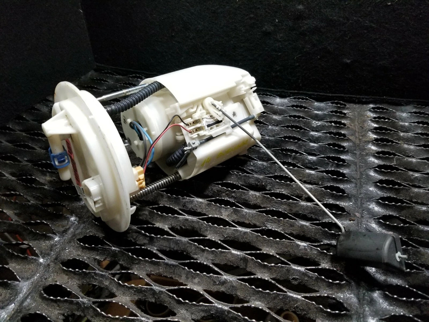 2014 Dodge Avenger Fuel Pump OEM