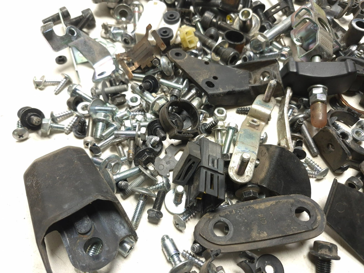 2024 Yamaha R3 Yzfr3 Misc Bolt & Hardware Bracket OEM