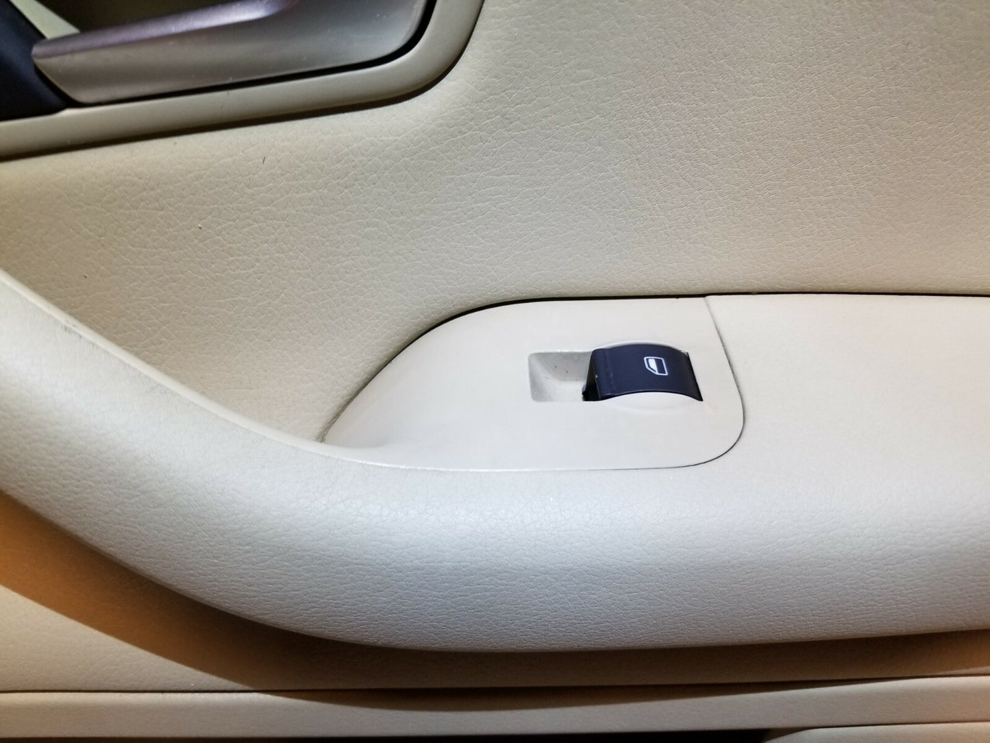06 07 08 Audi A4 Front Right Passenger Side Door Trim Panel OEM 85k Miles