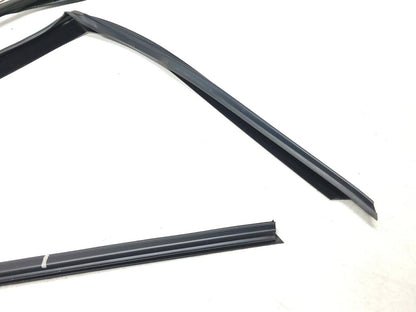 07-13 BMW E70 X5 Door Window Chanel Trim & Seal Front Passenger Side Rh 4pcs OEM