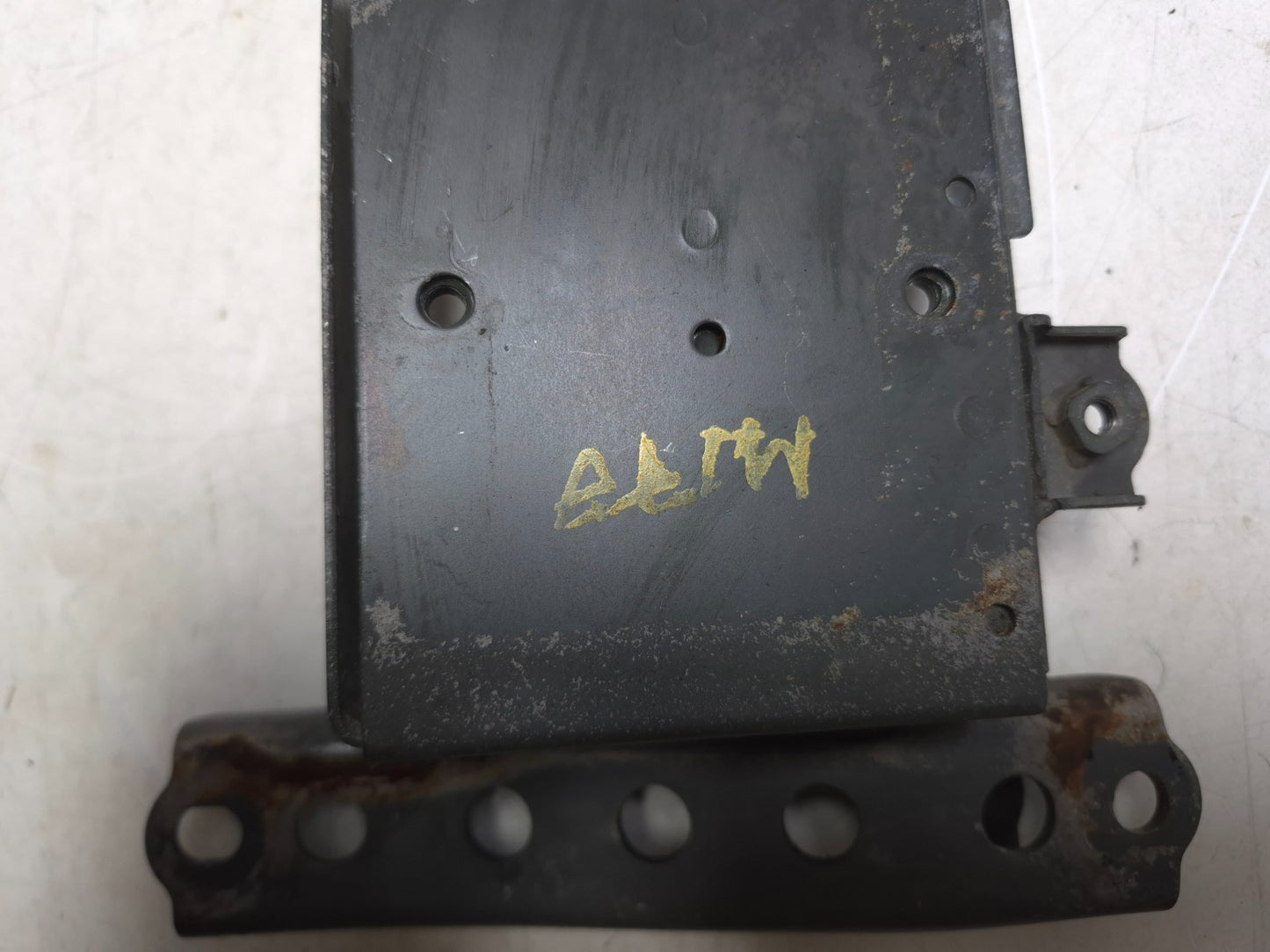 2004 Suzuki Intruder Volusia Vl800 Voltage Regulator Holder Bracket OEM