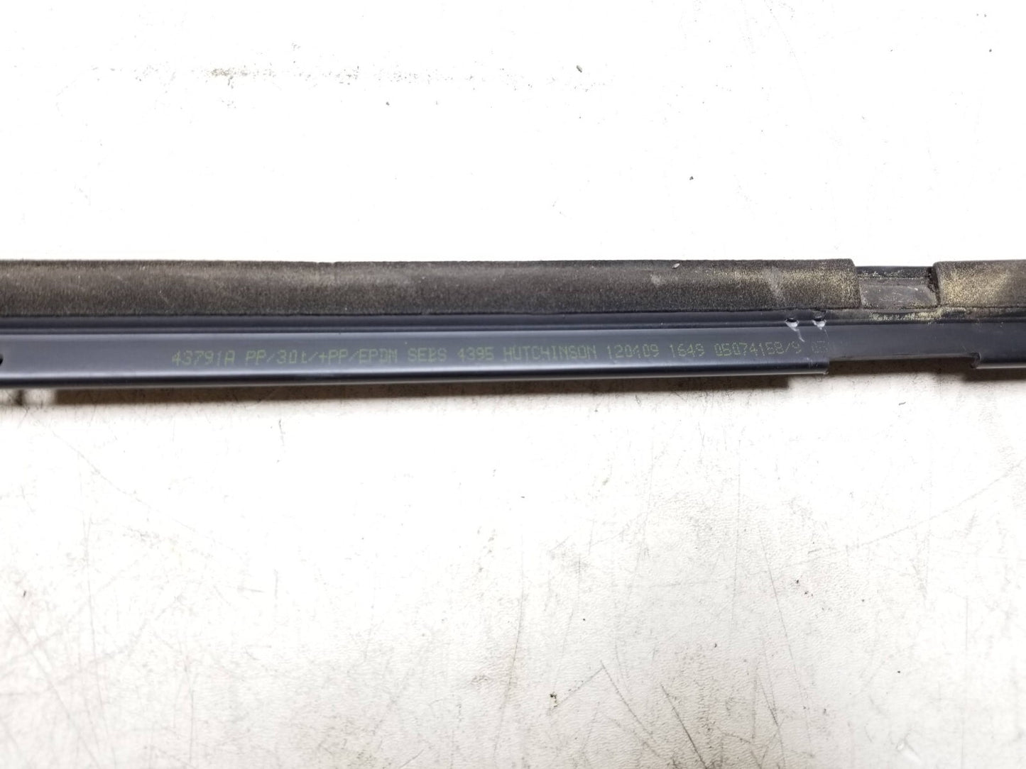 2007-12 Dodge Caliber Door Glass Belt Seal Molding Rear Passenger Side Right OEM