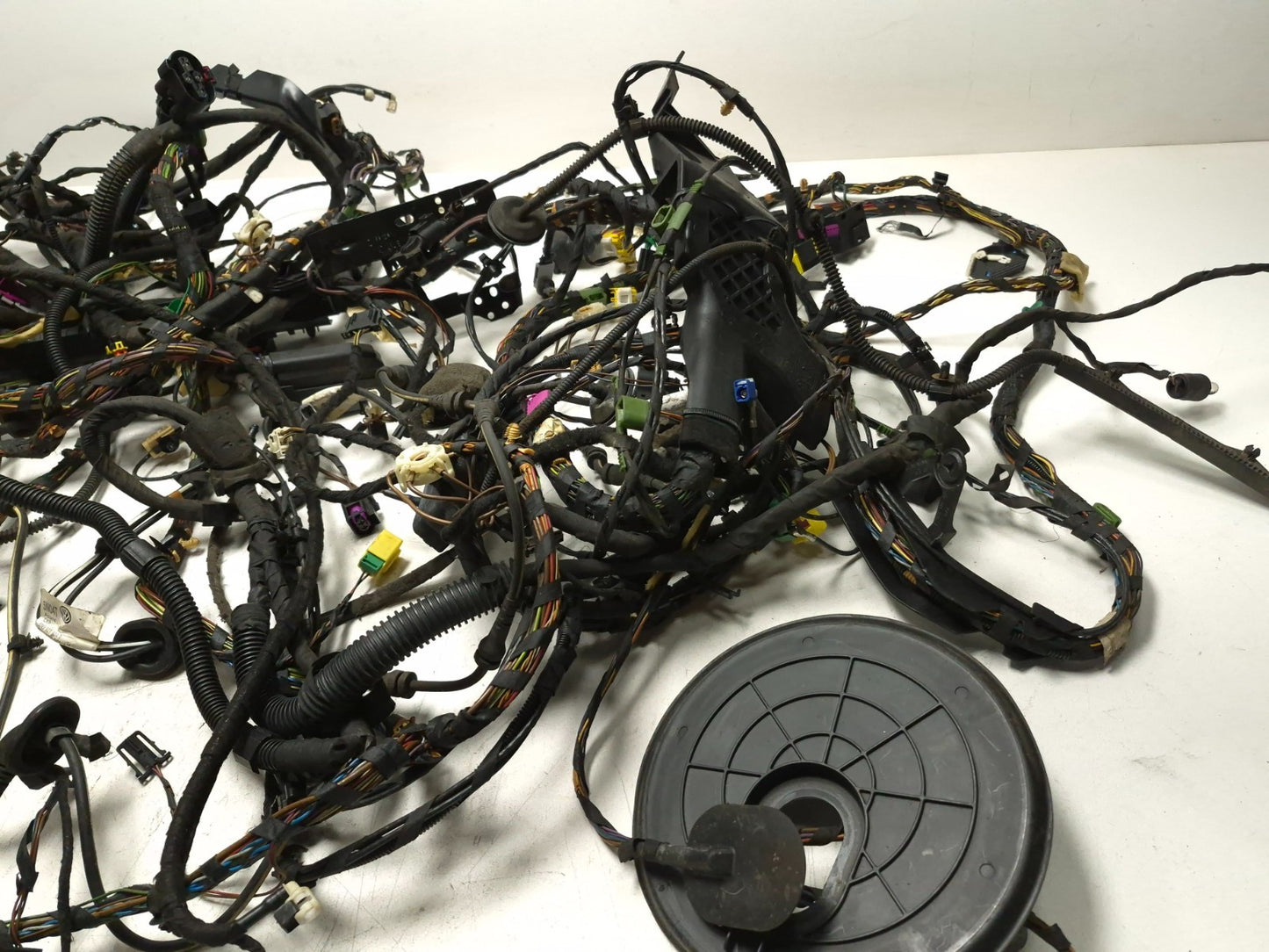 2011 Volkswagen Tiguan Interior Main Body Wire Harness W/ Fuse Box OEM