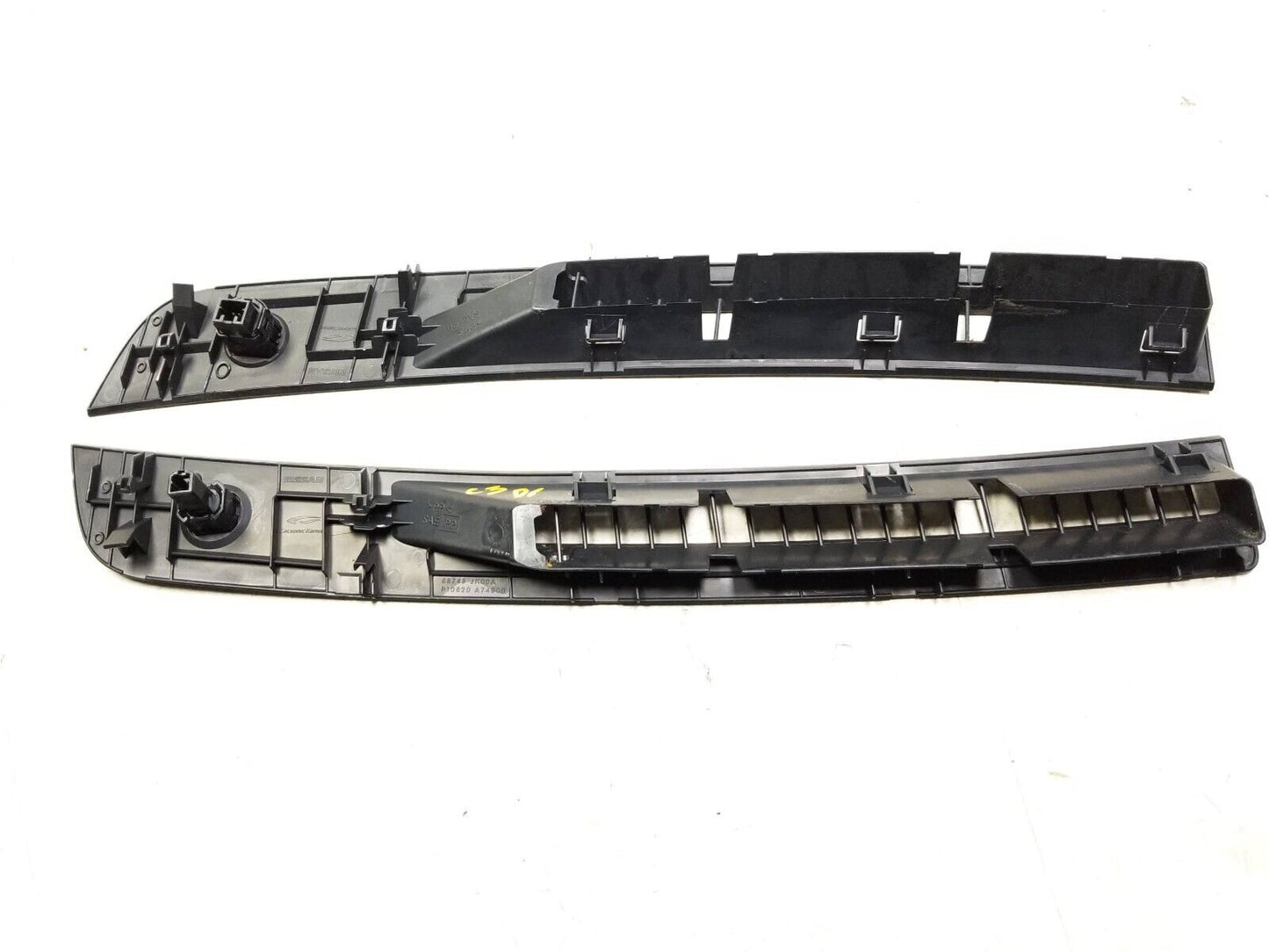 08-13 Infiniti G37 Dash Upper Defroster Air Vent OEM **sedan**