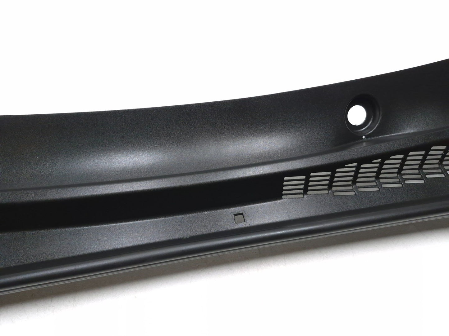2014 Fiat 500l Front Windshield Wiper Cowl Trim OEM