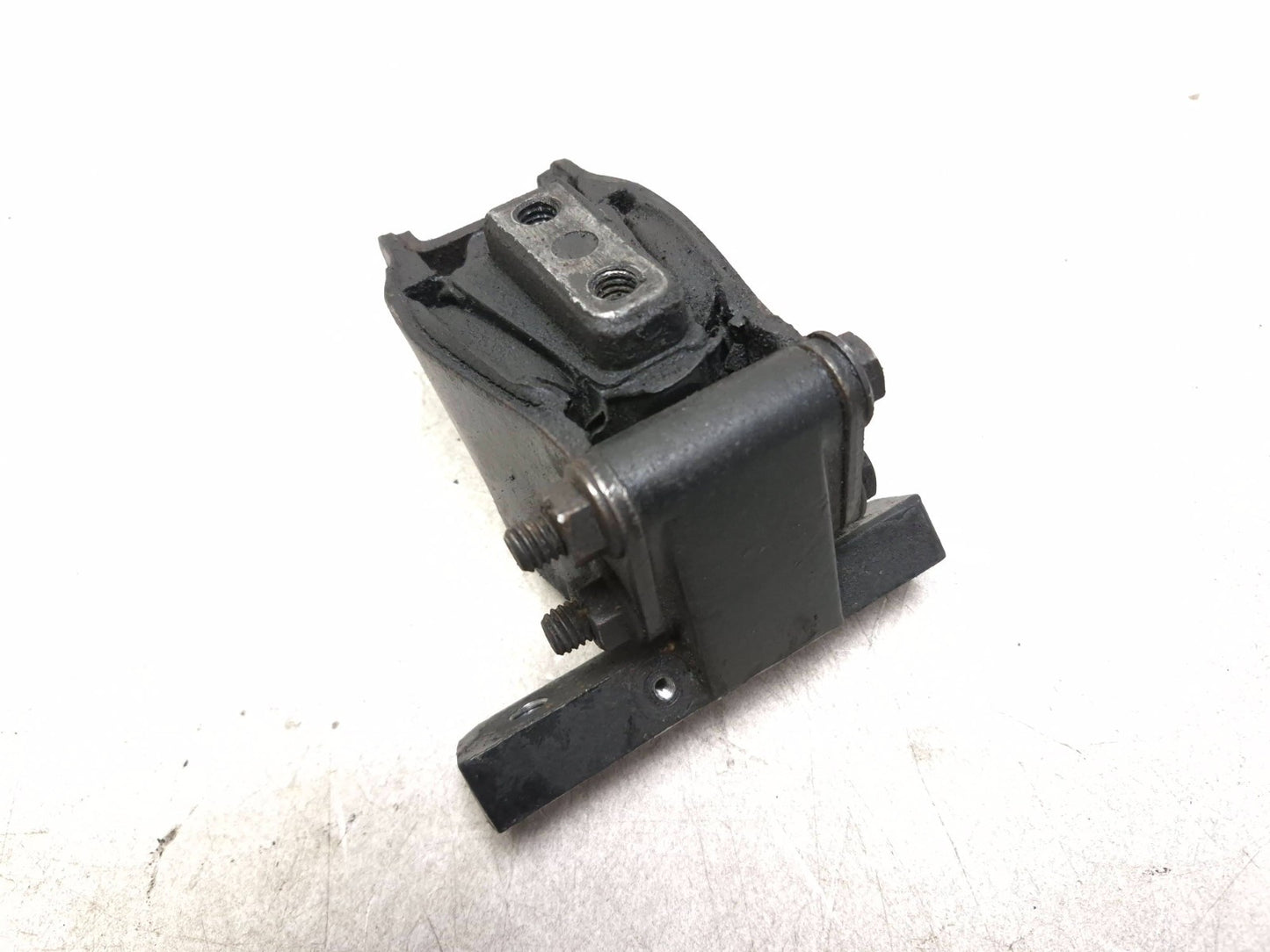 2003 Harley-davidson Dyna Fxdl  Anniversary Engine Vibration Mount Bracket OEM