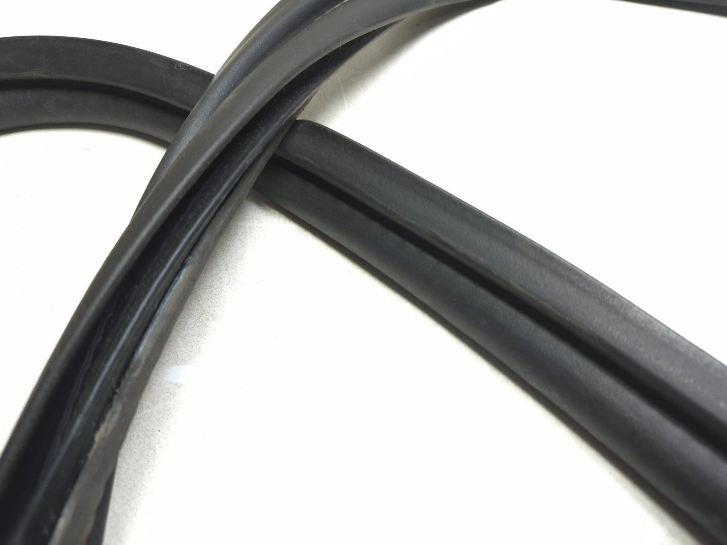 2013 Ford Focus Rear Trunk Lid Weatherstrip Seal OEM