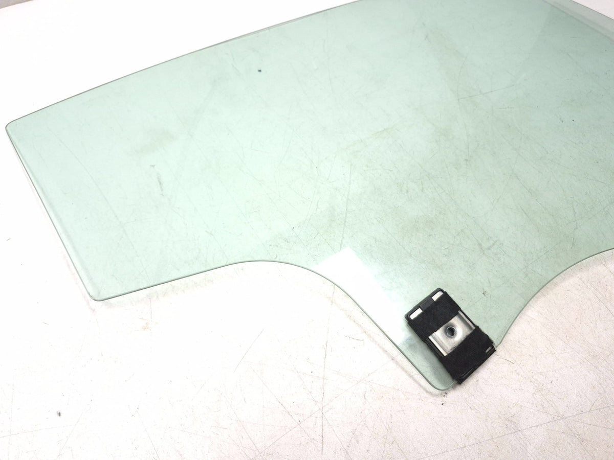 2018 Tesla Model 3 Rear Door Window Glass Passenger Side 1077905-00-a OEM