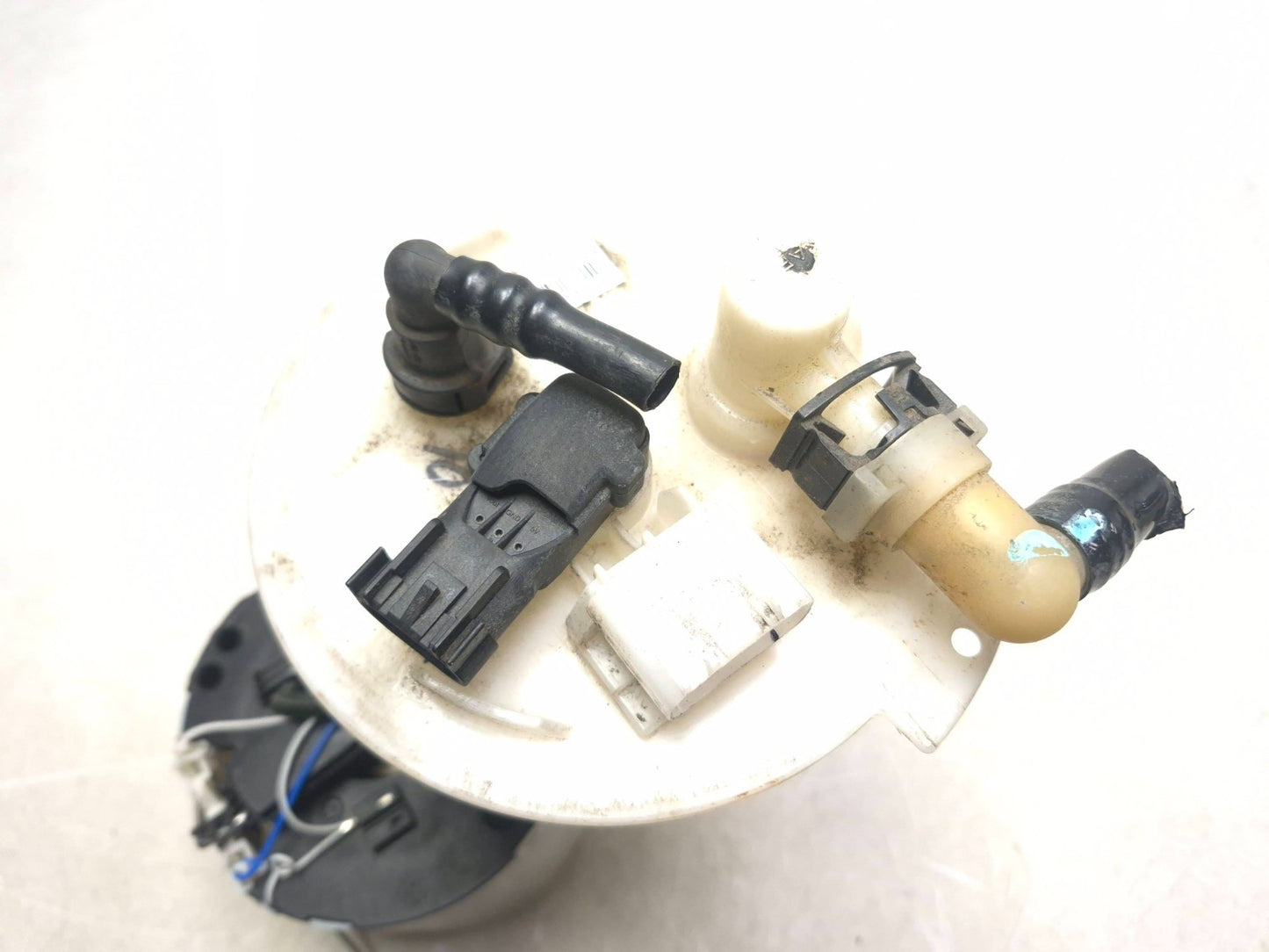 2012 Chevrolet Cruze Fuel Pump 13579099 OEM