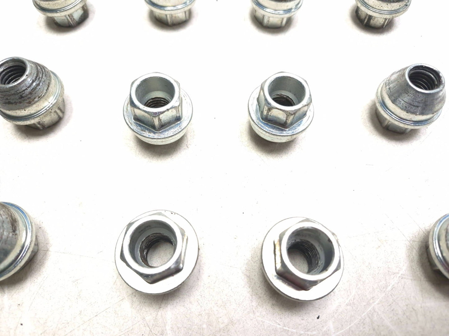 2008 Lincoln Navigator Wheel Lug Nut Set Of 24pcs OEM