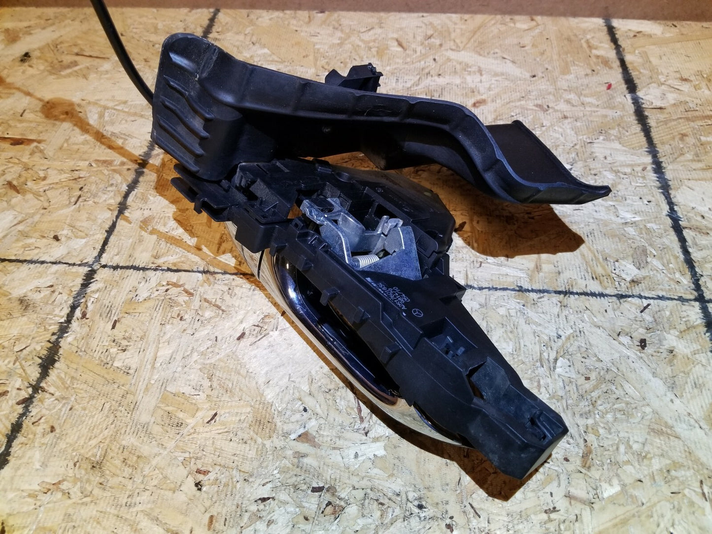 2010 Mercedes R350 Exterior Door Handle Front Passenger Side Right OEM
