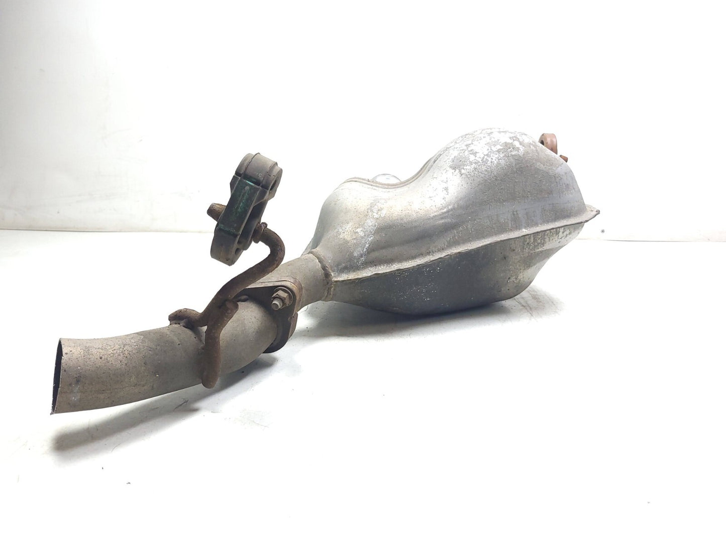 2016 Dodge Durango Muffler Exhaust Driver Side Left 3.6l OEM