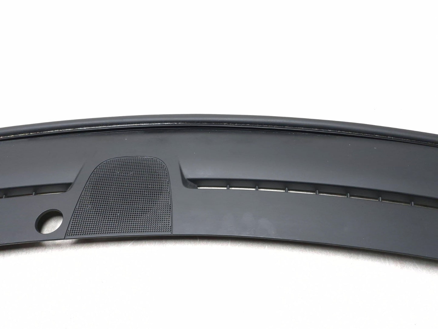 2018 Chrysler 300 Limited AWD Defrost Vent Panel OEM