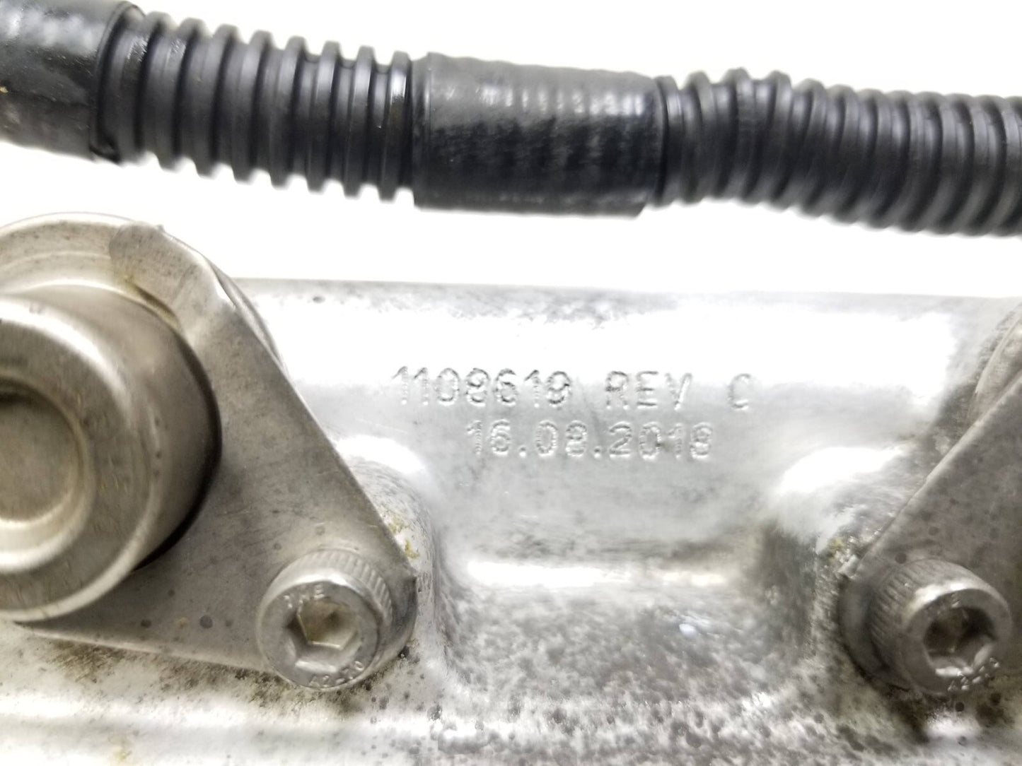 2019 Polaris 850 Indy Xc 129 Fuel Rail Assembly 2522184 Oem✅