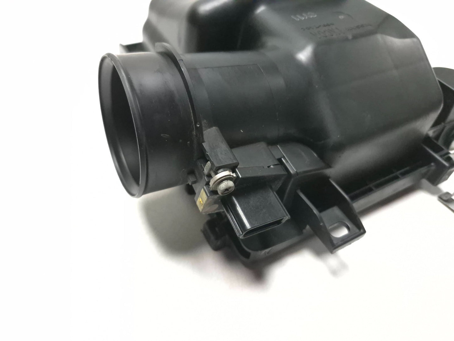 2011 Nissan Juke Air Filter Housing Box OEM