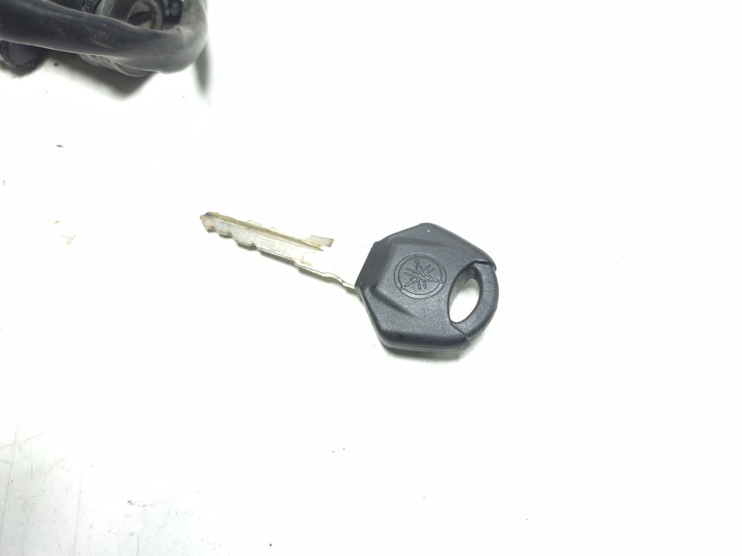 2016 Yamaha Yzf R3 Ignition Set Lock Switch & Fuel Cap Lock OEM