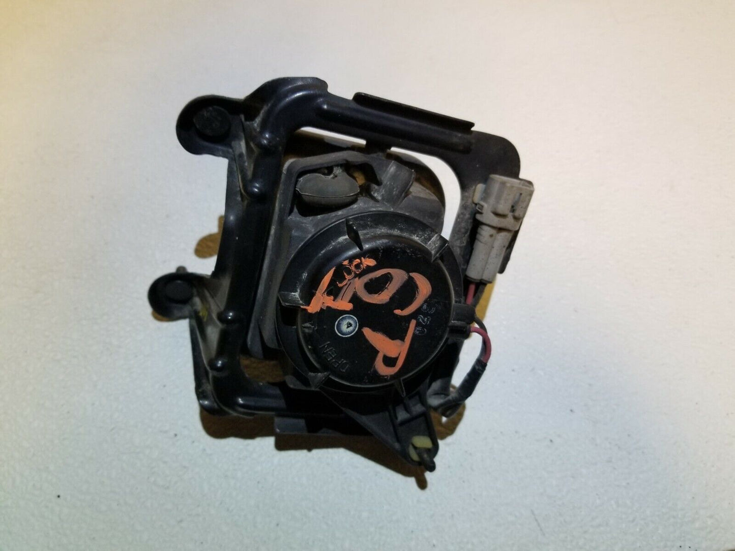 00 01 02 03 04 05 Toyota Celica Passenger Fog Light Lamp OEM #107