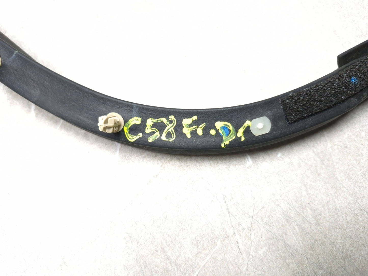 2018 Chrysler 300 Front Left Driver Door Weatherstrip Seal 3pcs OEM