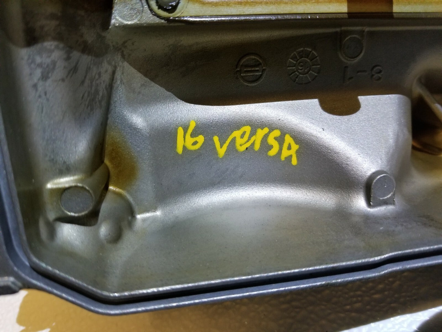2016 Nissan Versa 1.6l Engine Valve Cover OEM
