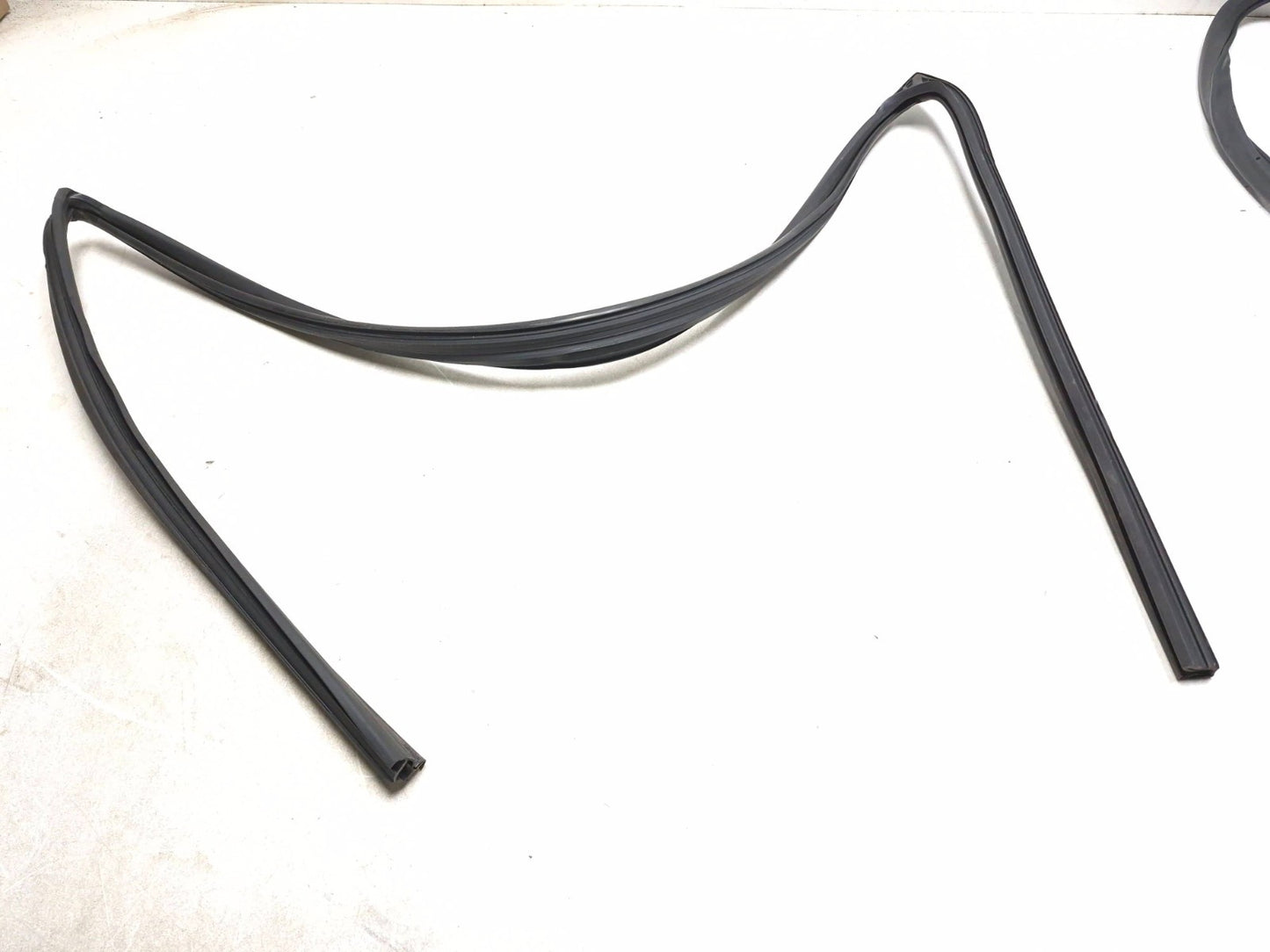 2018 Nissan Altima Front Door Weatherstrip W/ Molding Passenger Side 5 Pcs OEM