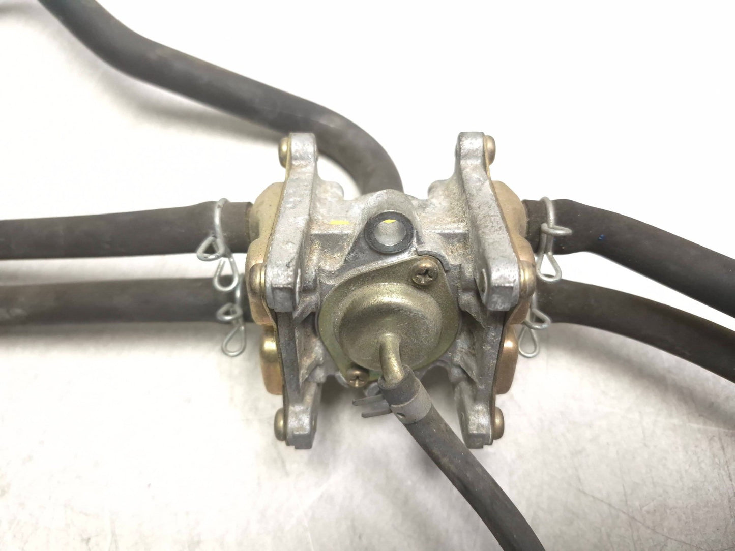 2006 Suzuki Katana Gsx600f 2nd Air Valve & 2nd Air Cleaner Tank Assy OEM