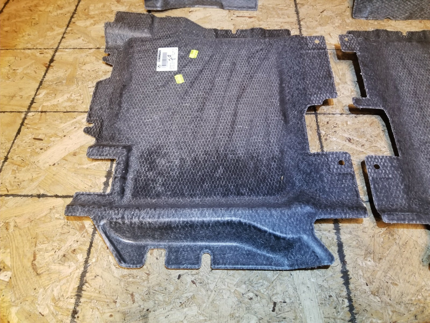 2010 Mercedes-benz R350 Floor Panel 4pcs OEM