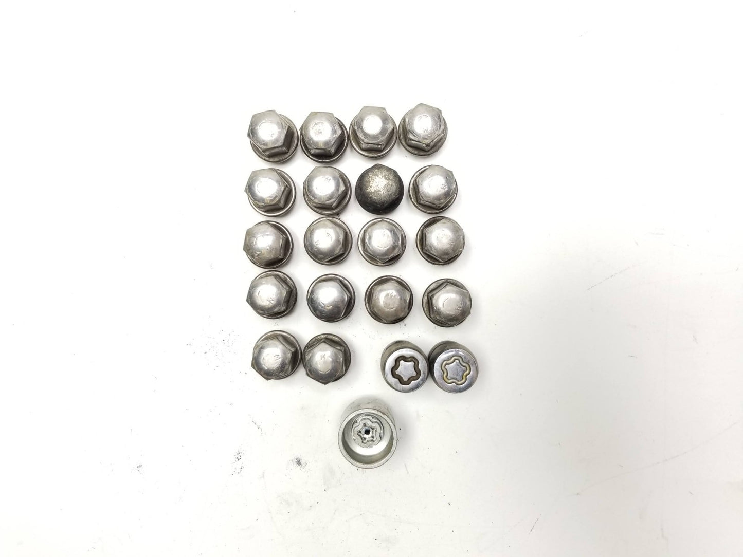 2012 Jeep Grand Cherokee Wheel Lug Nut OEM