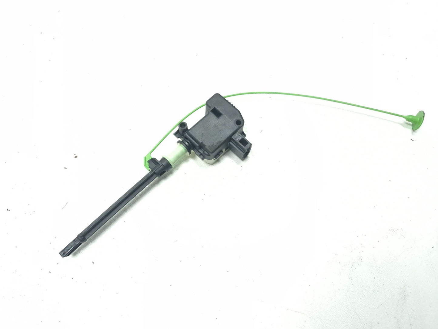 2013 Volvo S60 Fuel Door Lock Latch Actuator OEM