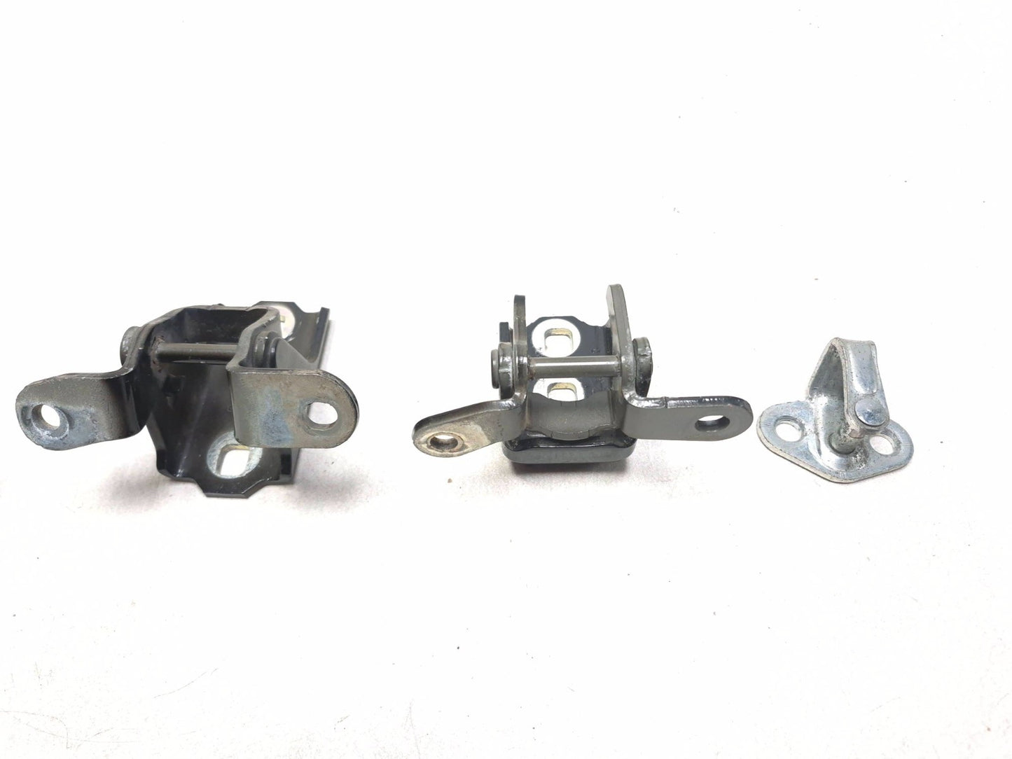 2014 Buick Regal Rear Door Hinge Set W/ Bolts And Striker OEM
