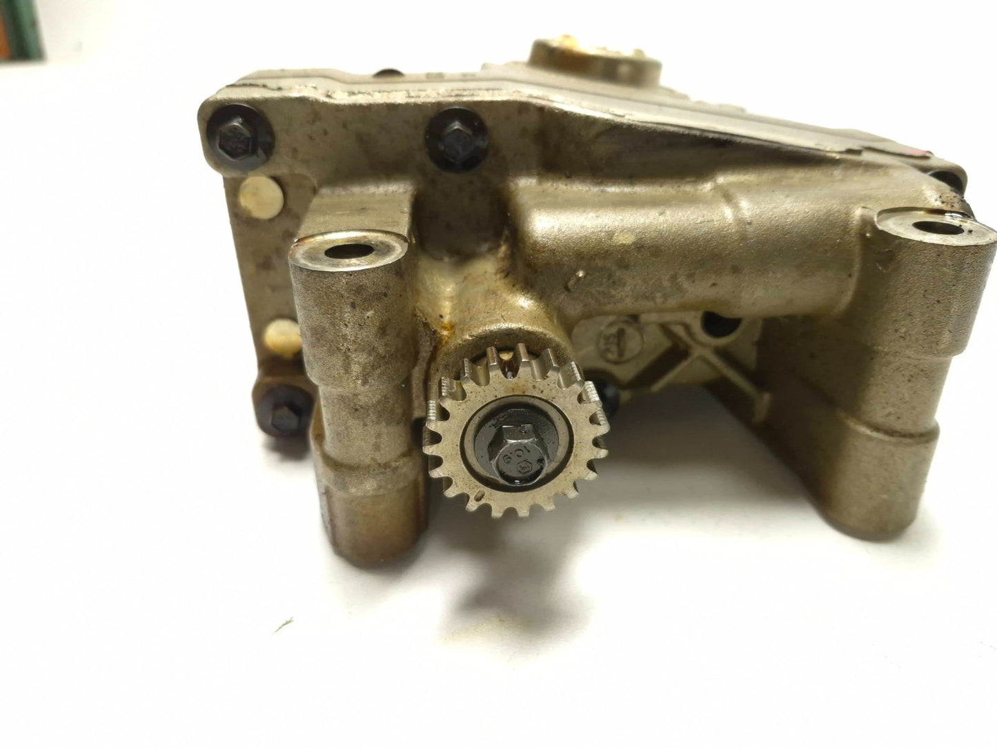 2010 Dodge Caliber Engine Oil Pump W/ Balancer OEM