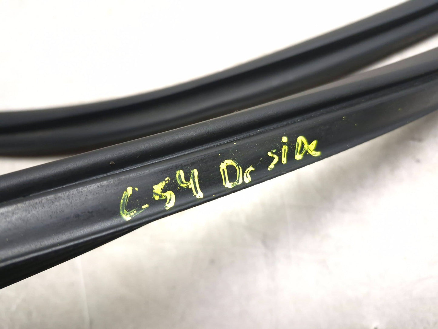 2008 Lincoln Navigator Body Weatherstrip Seal Left & Right OEM