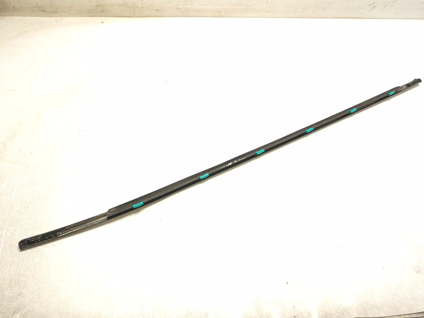 2014 Hyundai Elantra Gt Front Door Belt Outside Molding Passenger Side OEM
