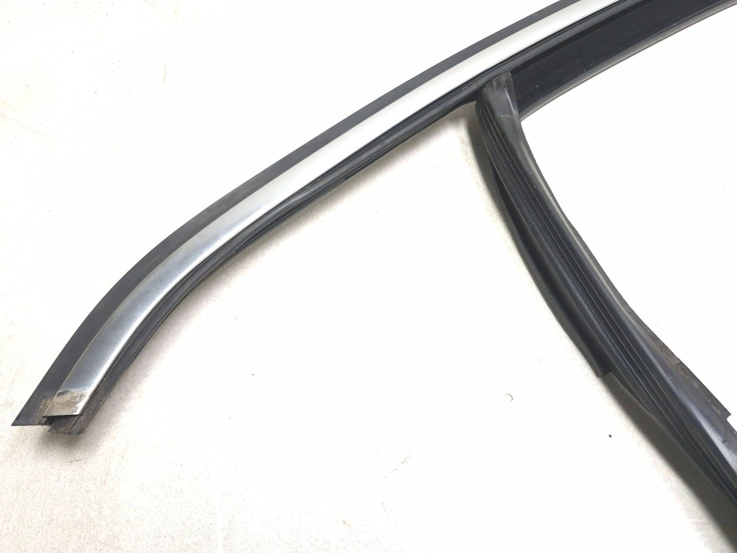 2011 Volkswagen Tiguan Front Door Weatherstrip Seal Driver Side Left 3pcs OEM