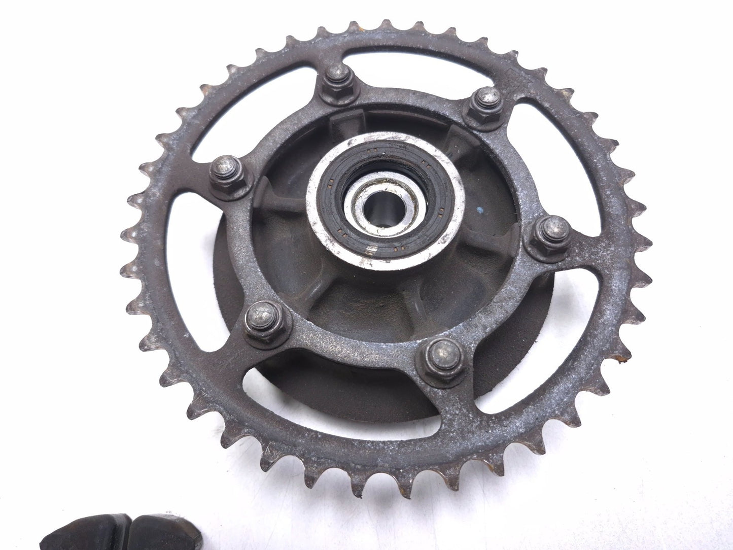 2023 Kawasaki Er400 Z400 Rear Wheel Hub W/ Sprocket & Drive Chain OEM