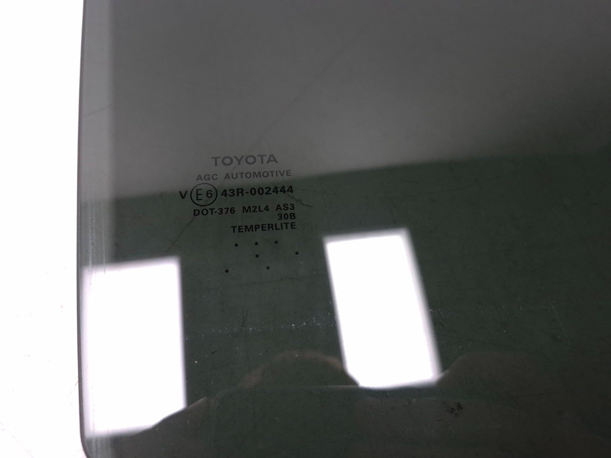 2017 Toyota Highlander Rear Door Window Glass Right Passenger Side OEM