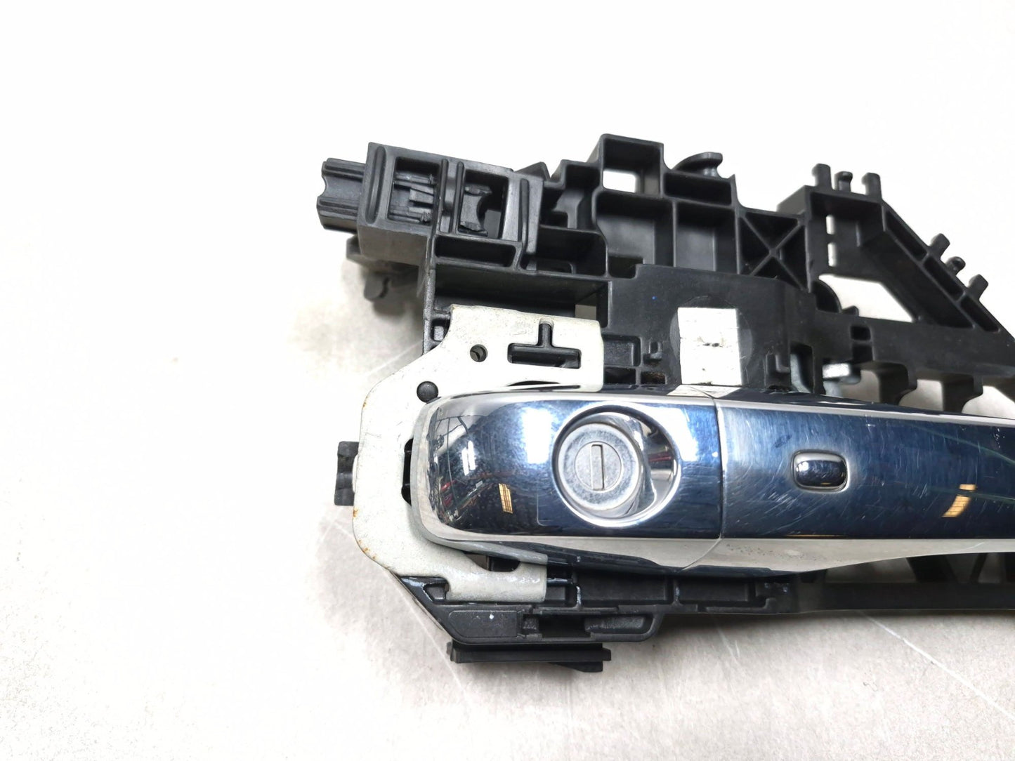 2018 Chrysler 300 Limited AWD Front Driver Side Exterior Door Handle OEM