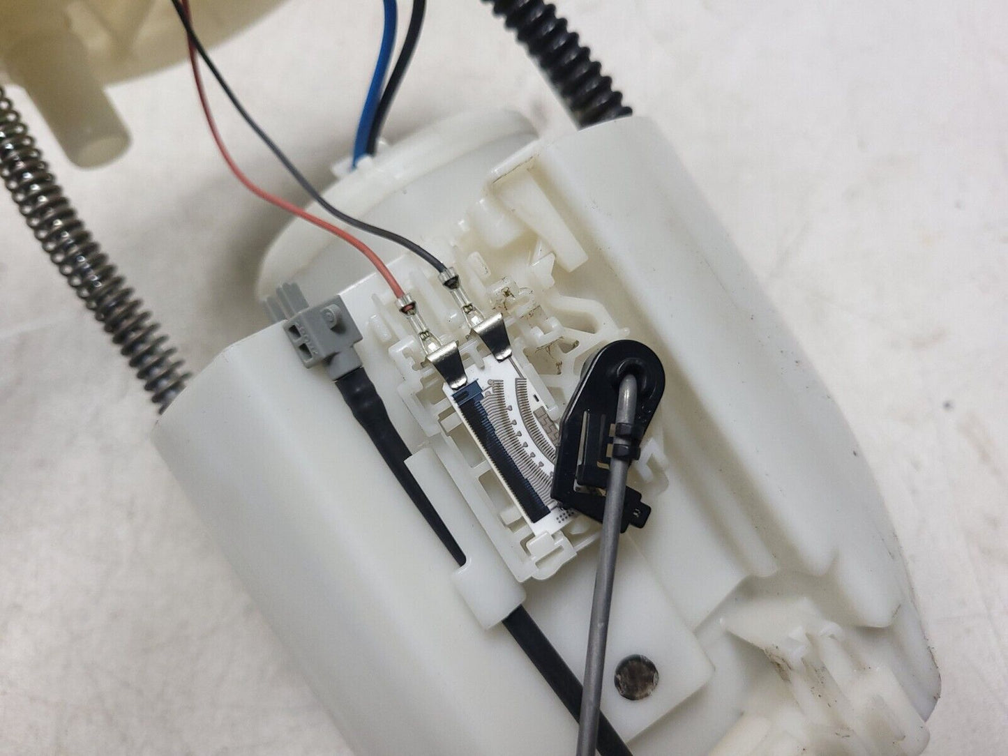 09 10 11 12 Lincoln MKS Fuel Pump Assembly OEM