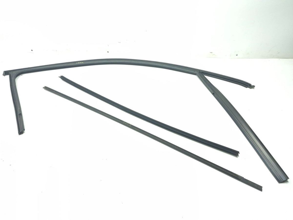 2012 Volvo C30 Front Left Driver Door Window Belt & Weatherstrip Seal OEM