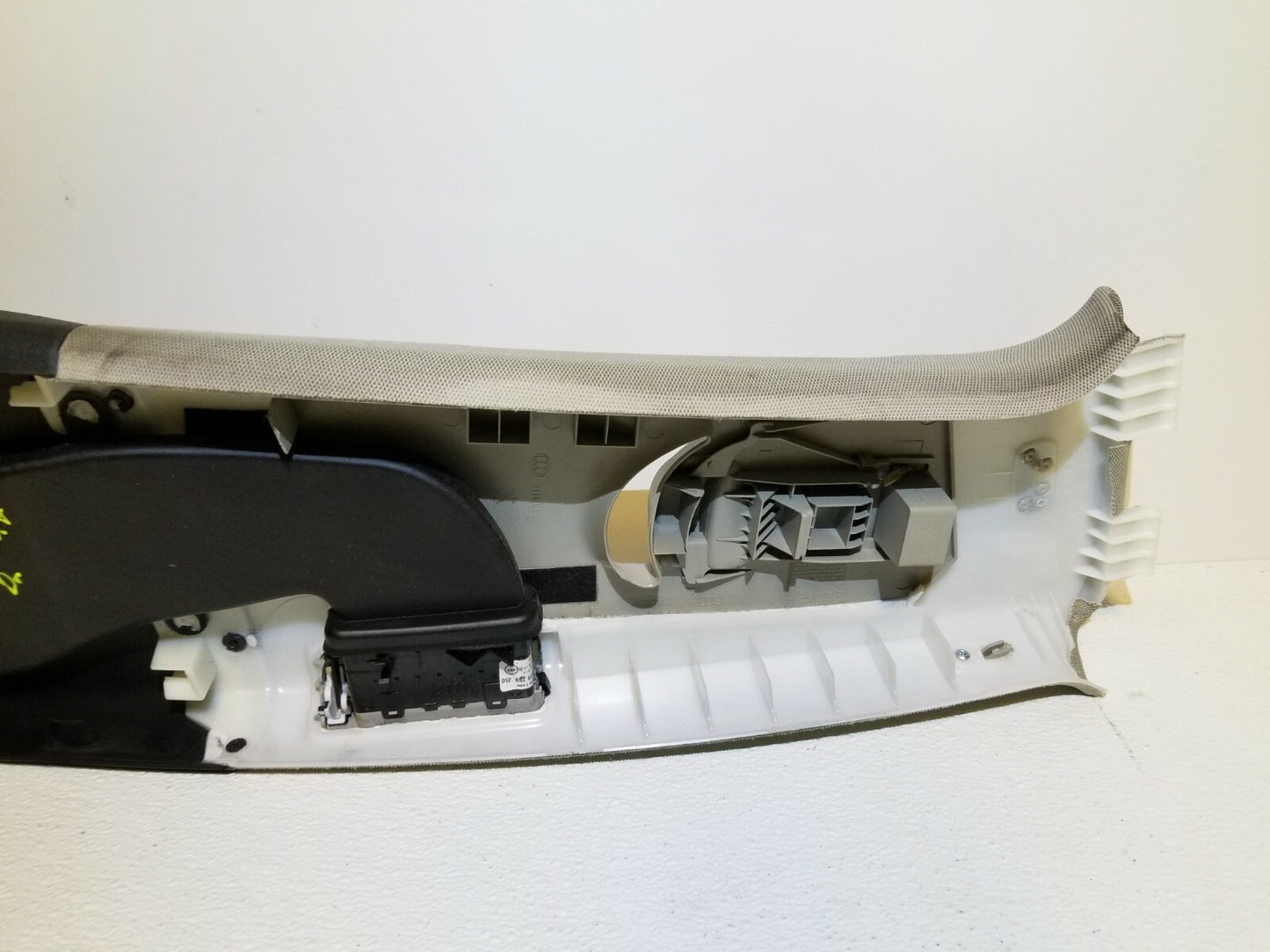 2015 Audi Q7 Center B Pillar Upper Trim Panel W/ Air Vent Left Driver Side OEM