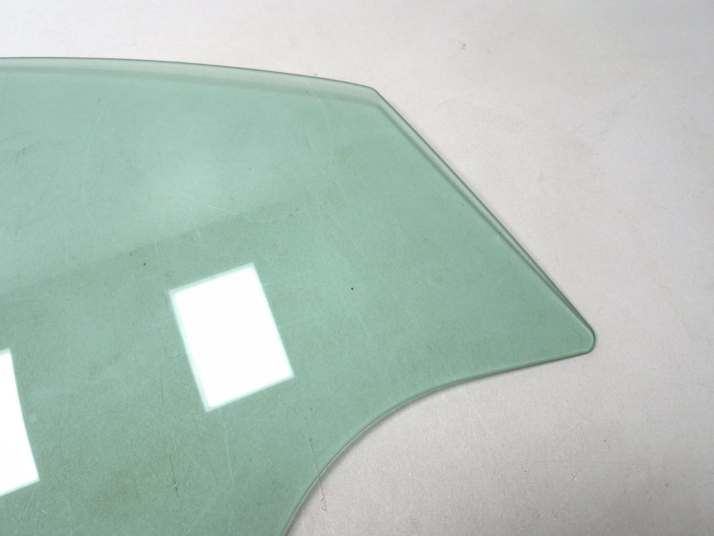 2013 Hyundai Genesis Coupe Door Window Glass Front Passenger Side Right OEM