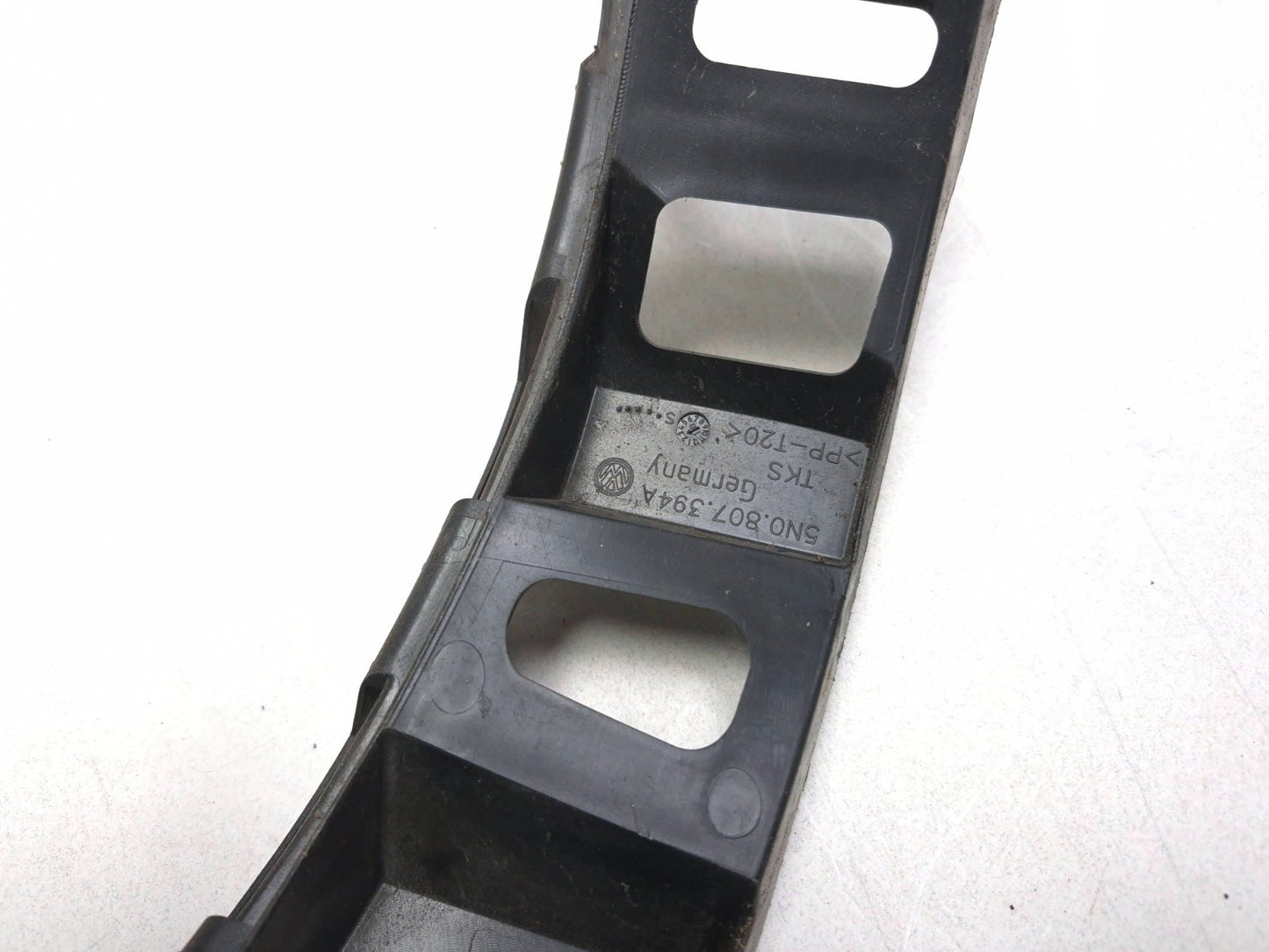 2011 Volkswagen Tiguan Rear Bumper Support Bracket Left & Right  OEM