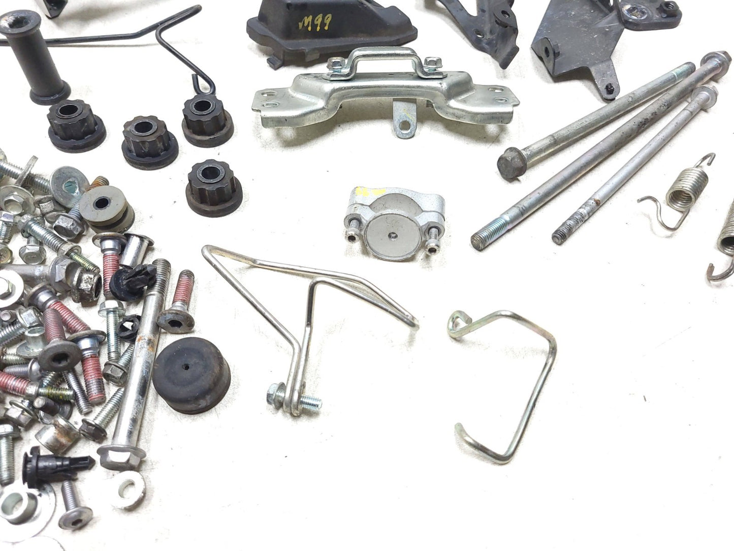 2012 Kawasaki Versys Le650c Misc Bolt & Hardware Bracket Set OEM