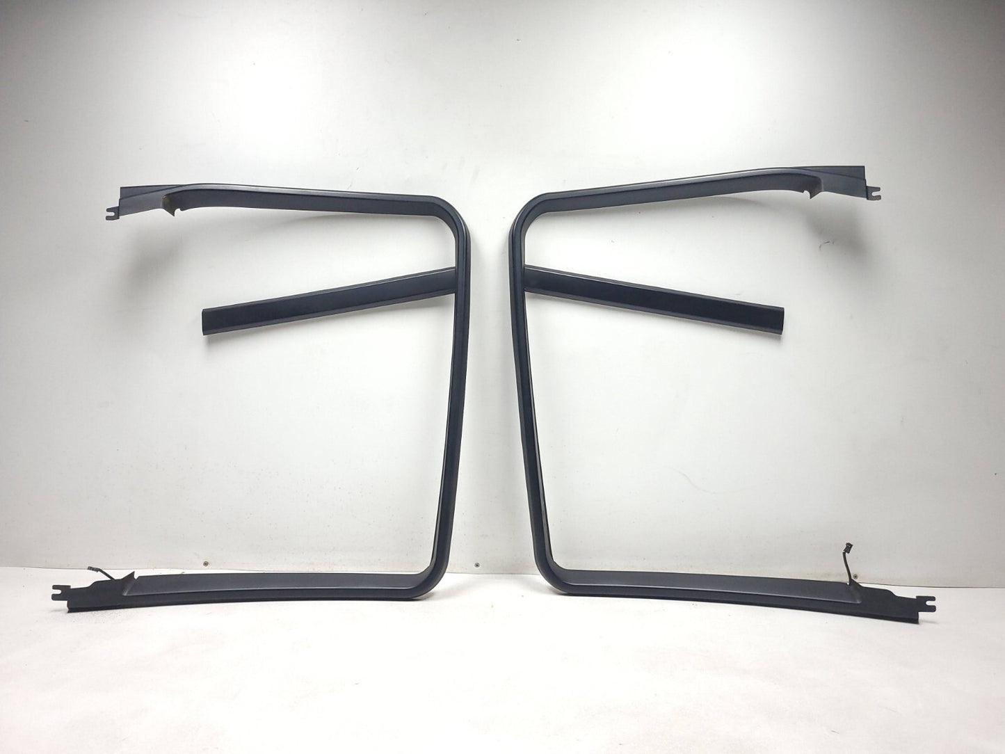2007 Range Rover Front & Rear Door Window Trim Molding Left & Right 4 Pcs OEM