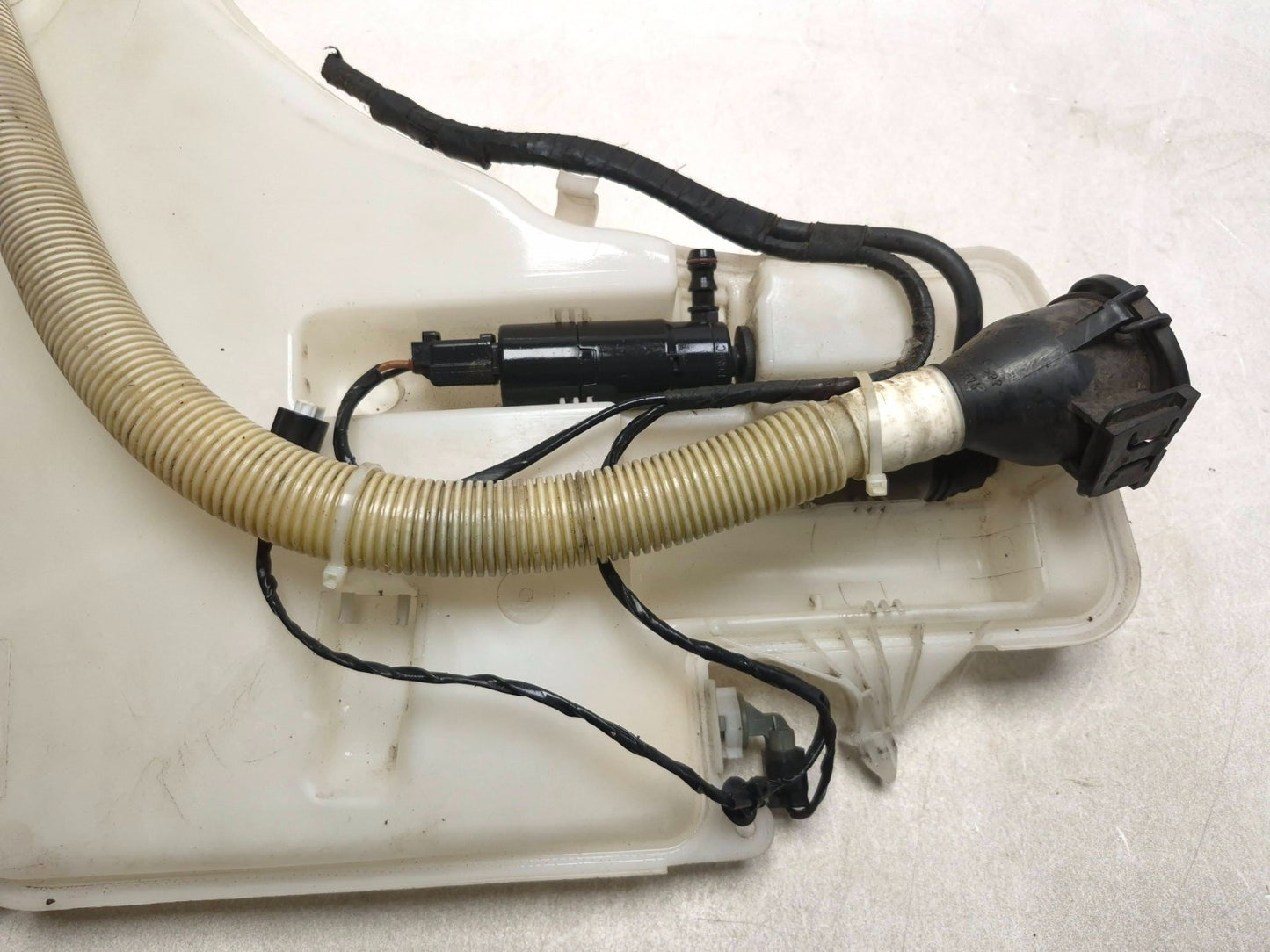 2011 BMW E90 328i Windshield Washer Fluid Reservoir OEM 7117842