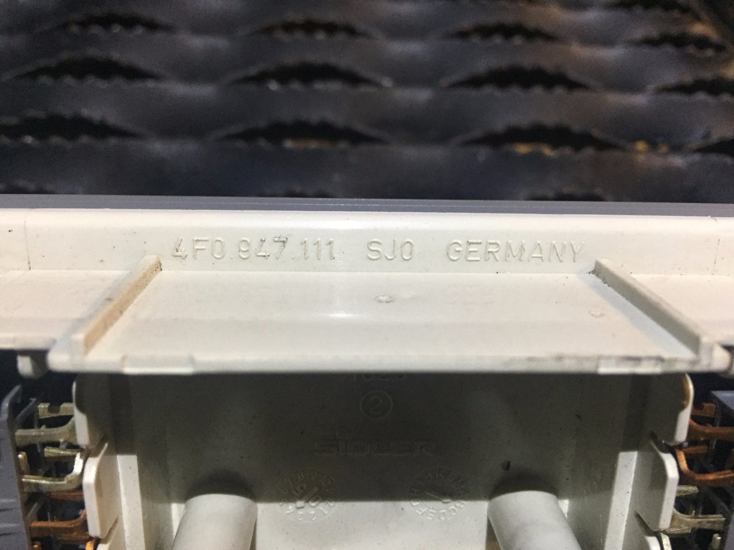 05 06 07 08 Audi A6 C6 Interior Light Lamp OEM 4f0947111