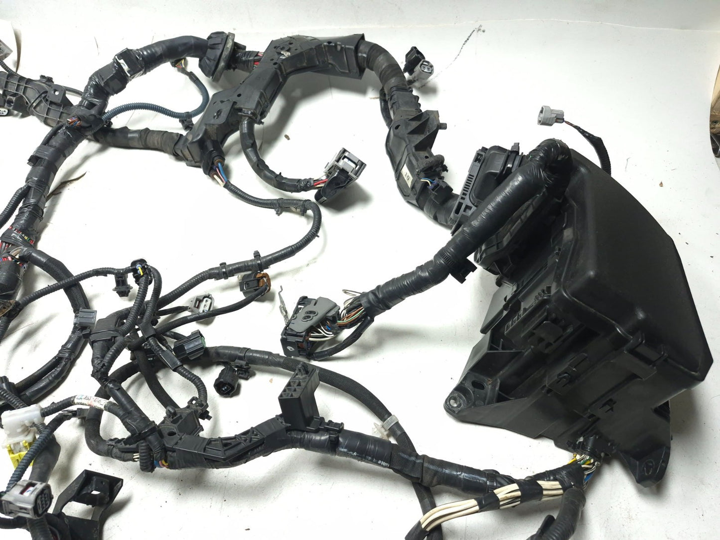 2010 Lexus Hs250h Engine Bay Room Main Wire Harness & Fuse Box OEM