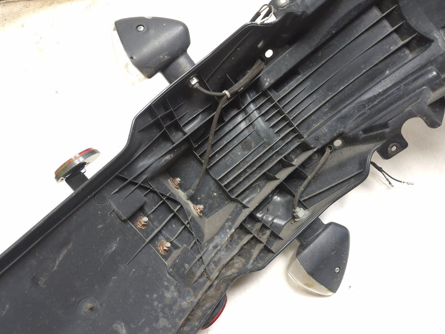 2015 Suzuki Gw250 Rear Tail Fender & License Holder & Turn Signal OEM